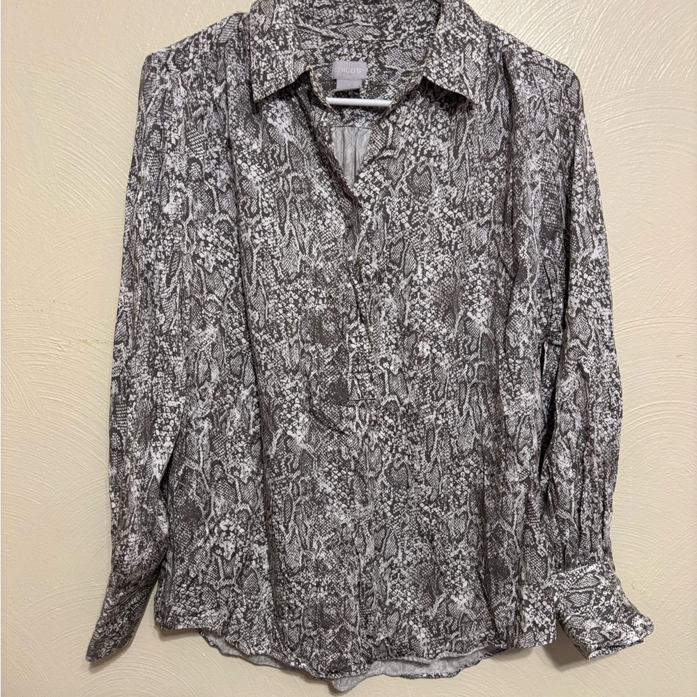Chico’s Snakeskin Print Button Front Blouse Size 1 (US 8/10) Modal - Picture 1 of 8